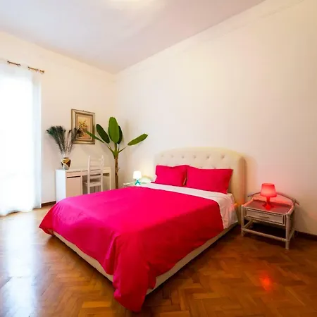 Tiberim Trastevere 10